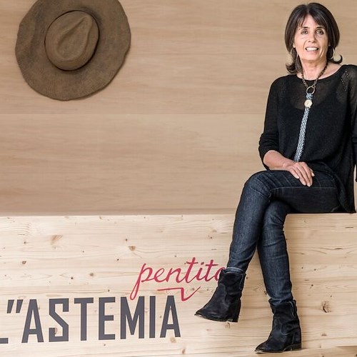 L’’Astemia Pentita, la cantina dall’anima pop e dall’estetica visionaria, che sorge a Barolo sulla collina dei Cannubi, annuncia la sua apertura ufficiale