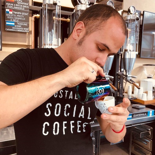 Professione barista: lo “storyteller” dell’Espresso, come cambia la professione ai tempi del Covid